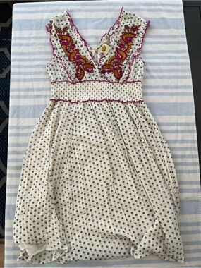 ANTHROPOLOGIE Boho Embroidered V-Neck Cotton Dress - Size small
